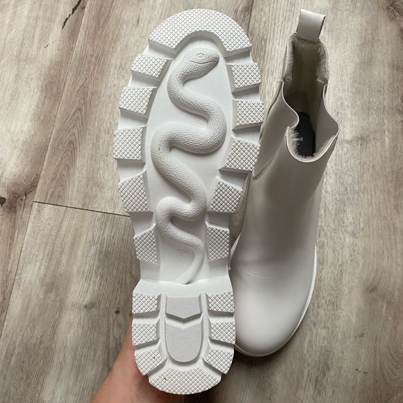 White Booties with Snake on Bottom Size 9/9.5 - Picture 2 of 3